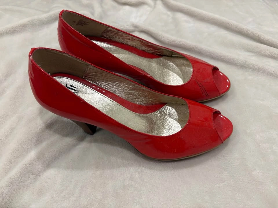 GUC Söfft Red Patent Leather Peep-Toe in size 12 - photo 2