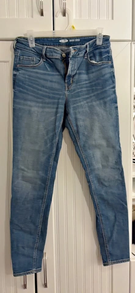 Old Navy Rockstar Super Skinny Jeans