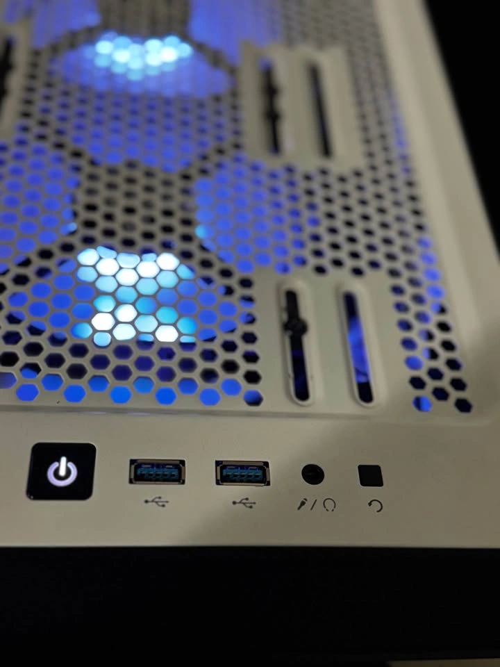 High-Performance 1440p Gaming PC | Ryzen 5 7500F | RX 9060 XT - photo 3