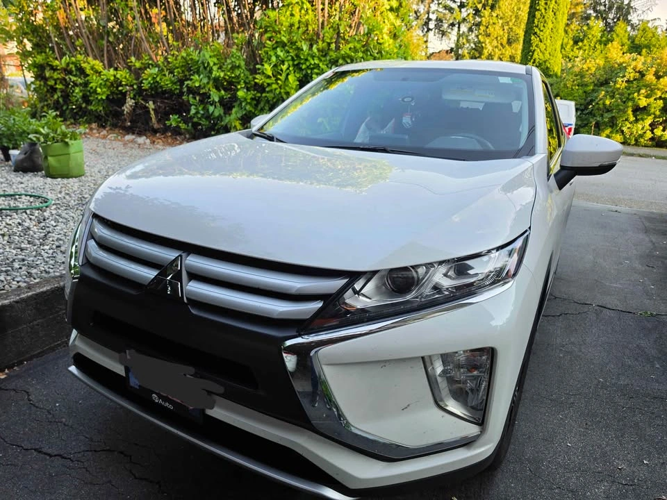 2019 White Mitsubishi Eclipse Cross SUV, clean title, no claims - photo 2