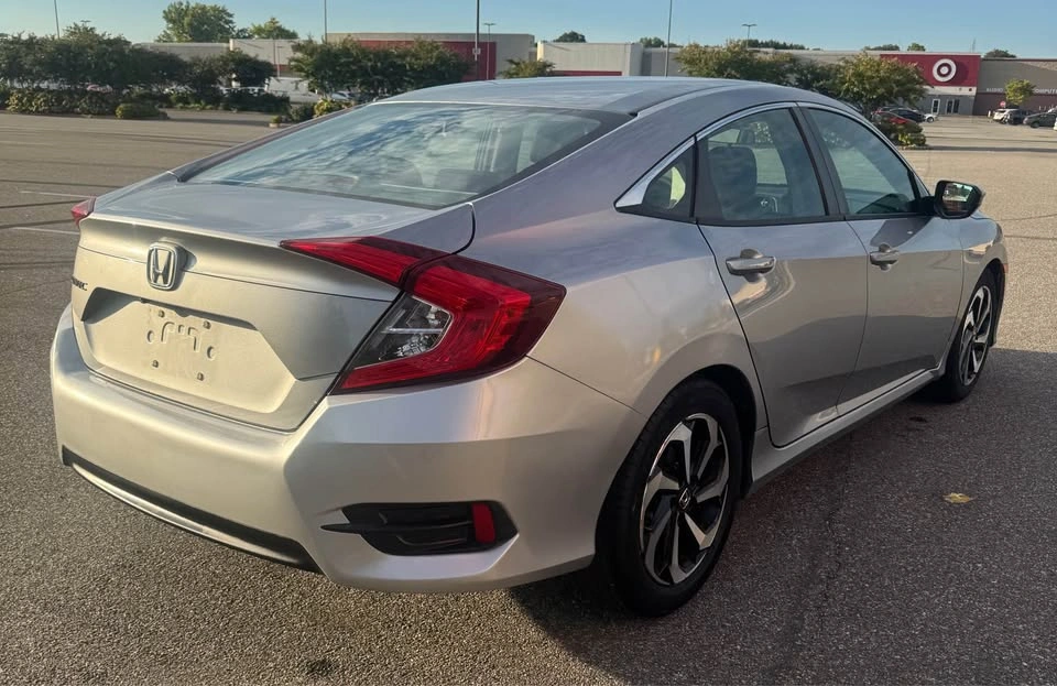 2016 Honda Civic LX Sedan 4D - photo 4