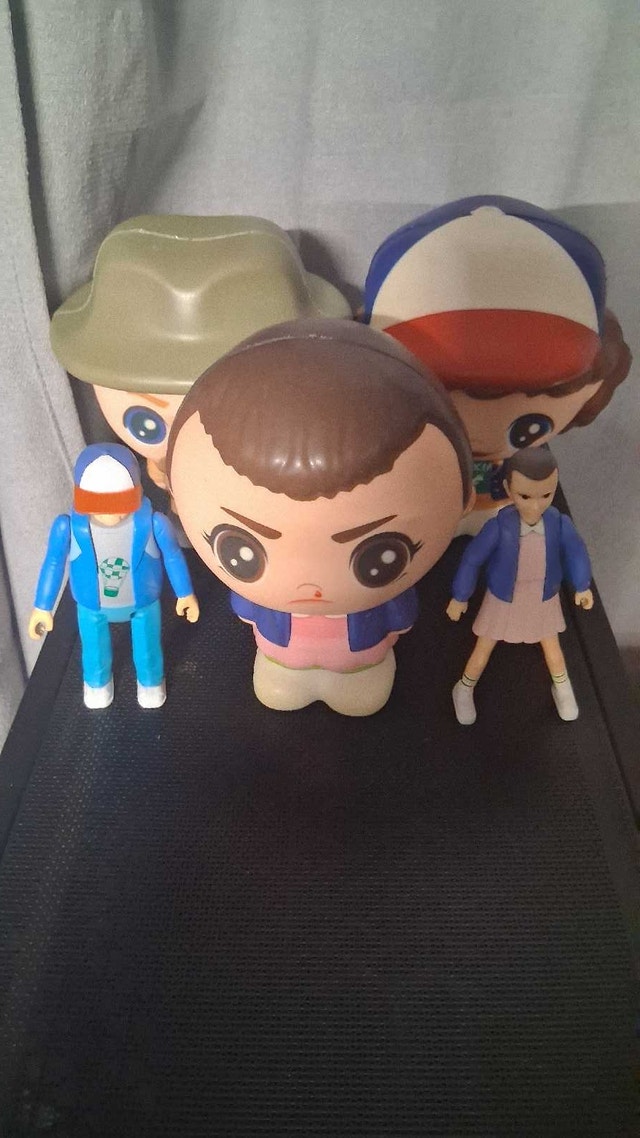 Lot of Stranger things figures