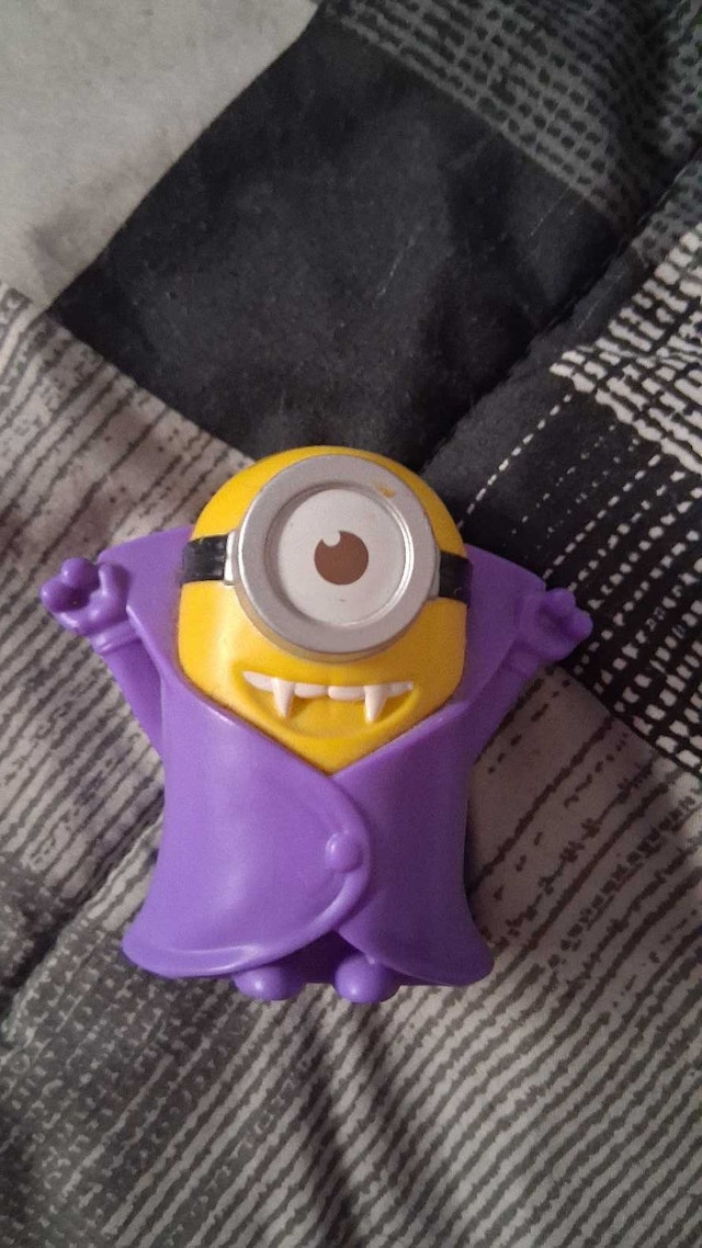 Lot of Despicable Me figures - photo 4