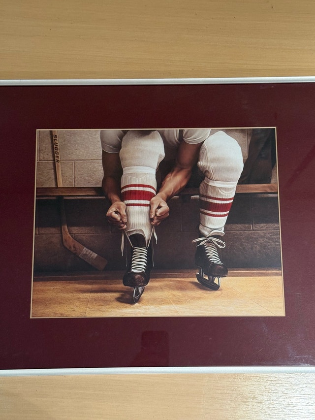 Framed Hockey Player Print - photo 2