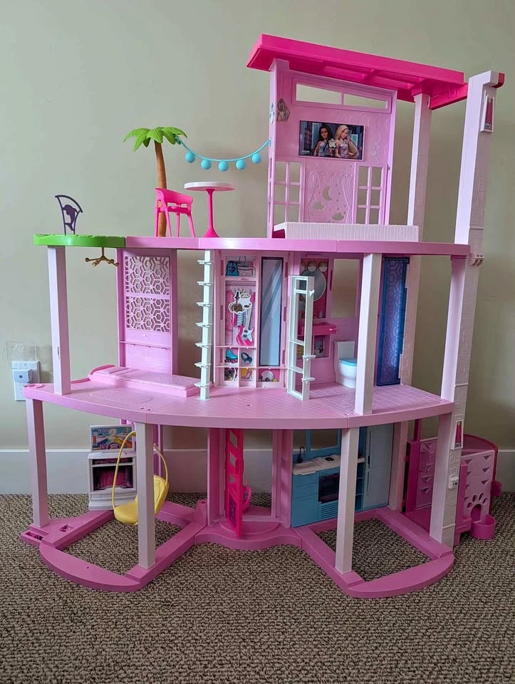 Barbie dreamhouse