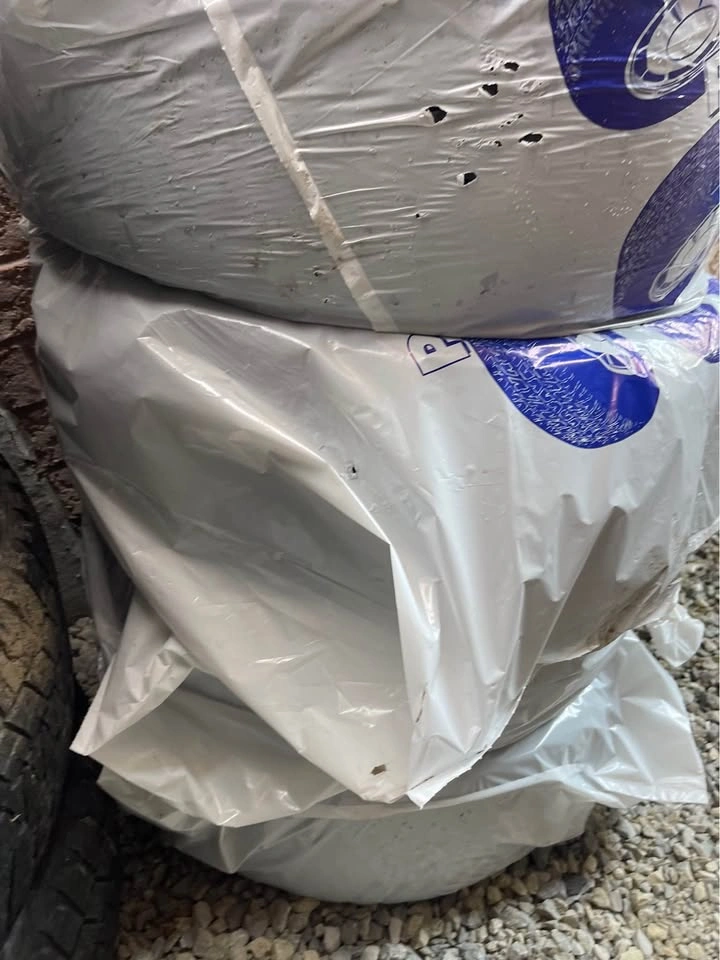 4 Set of Winter Tires - 205/55R16 - photo 4