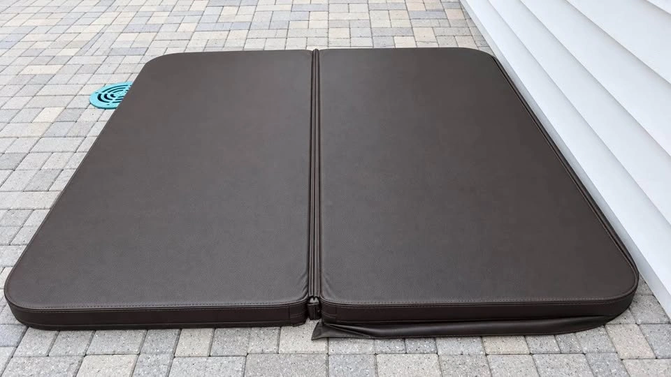 Dark Brown Bi-Fold Insulated Hot Tub Cover - 84" x 84" - photo 2