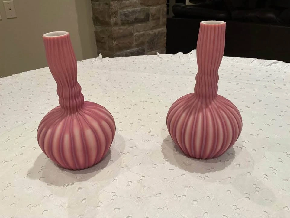 Vases PAIR Antique Ribbed Pink Satin - photo 4
