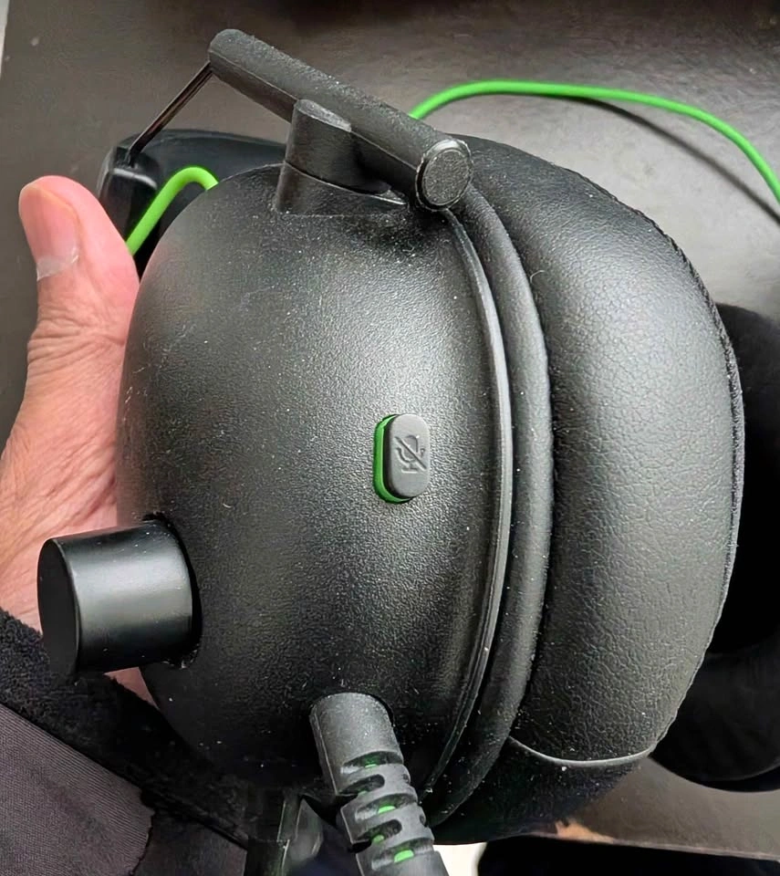 Razer Kraken Pro V2 Gaming Headset – Black/Green - photo 5
