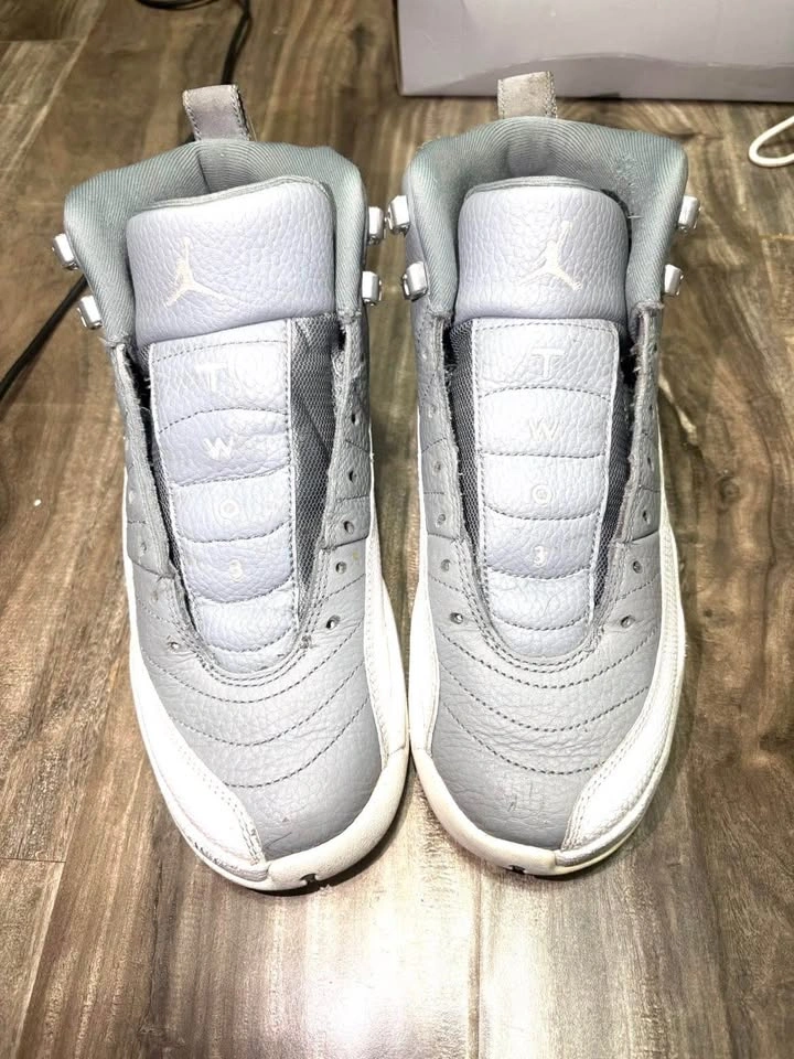 Jordan 12s 6.5 youth - photo 2