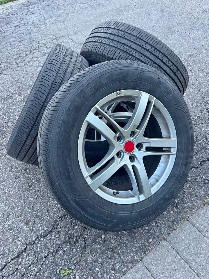 Aftermarket 17in Rims with Tires 225/65R17 (5x114.3)