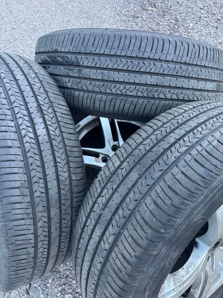 Aftermarket 17in Rims with Tires 225/65R17 (5x114.3) - photo 2