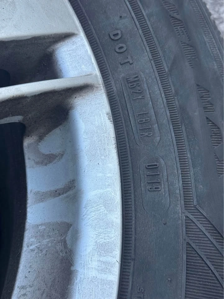 Aftermarket 17in Rims with Tires 225/65R17 (5x114.3) - photo 4