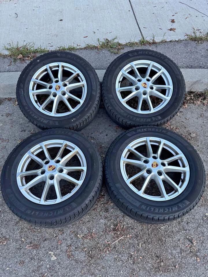 Porsche Cayenne Winter Tires on Rims 255/55 R18 with TPMS