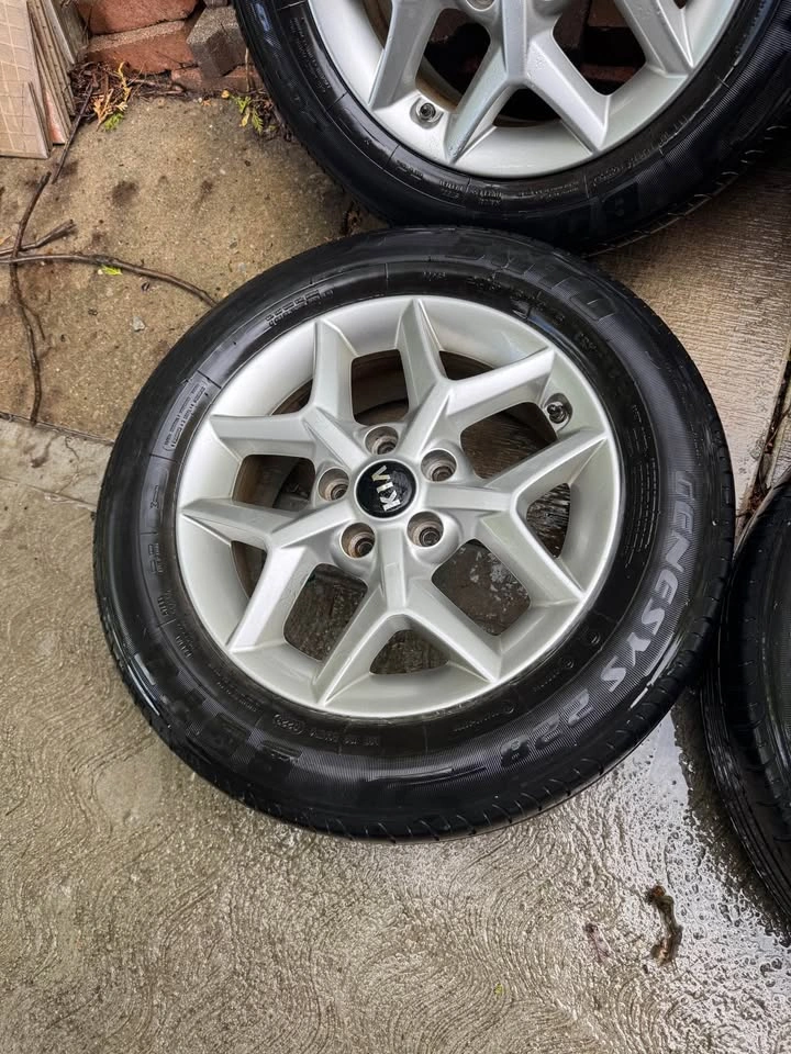 KIA Seltos Soul and Hyundai Kona Tires on Rims 205 60 R16 - photo 3