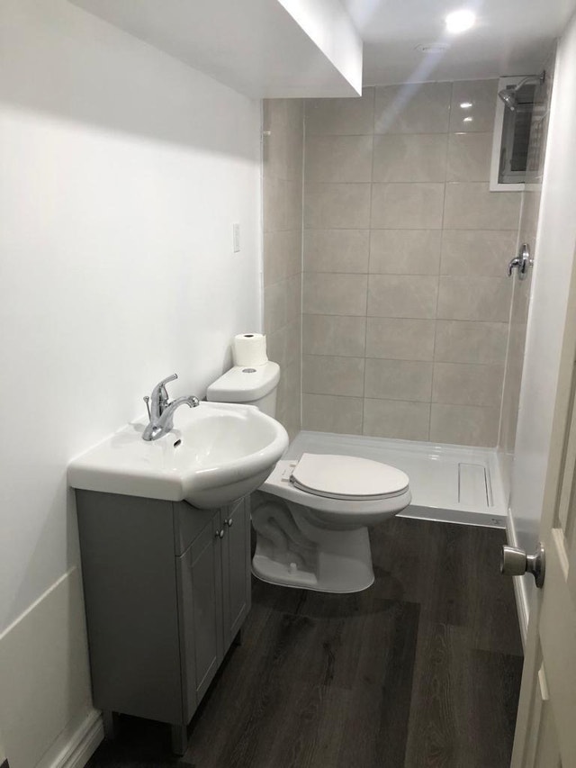 1 room for rent in the 4 bedroom basement - photo 3
