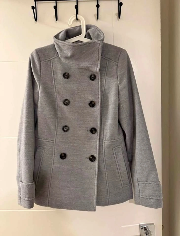 H&M lady’s coat size medium