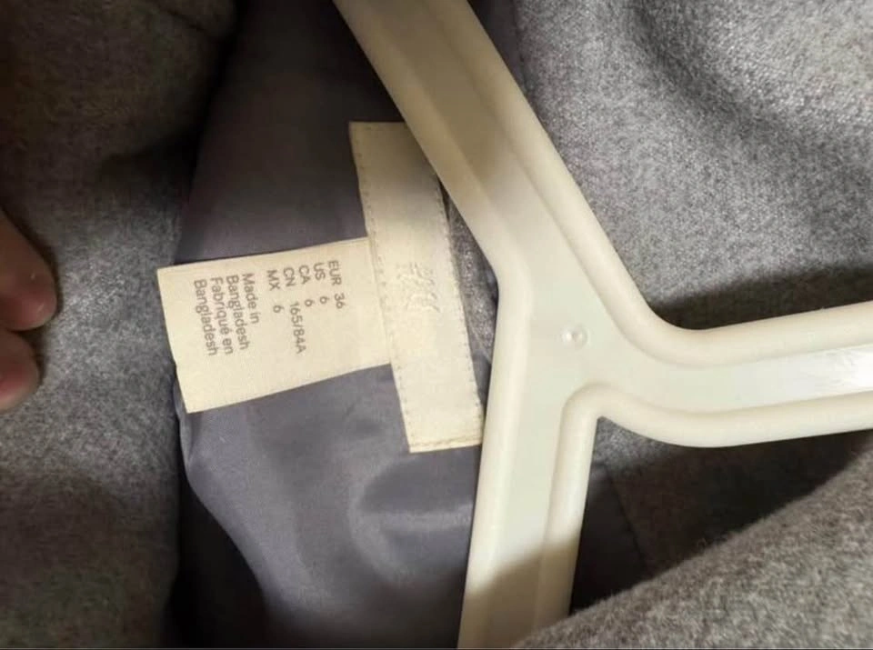 H&M lady’s coat size medium - photo 3