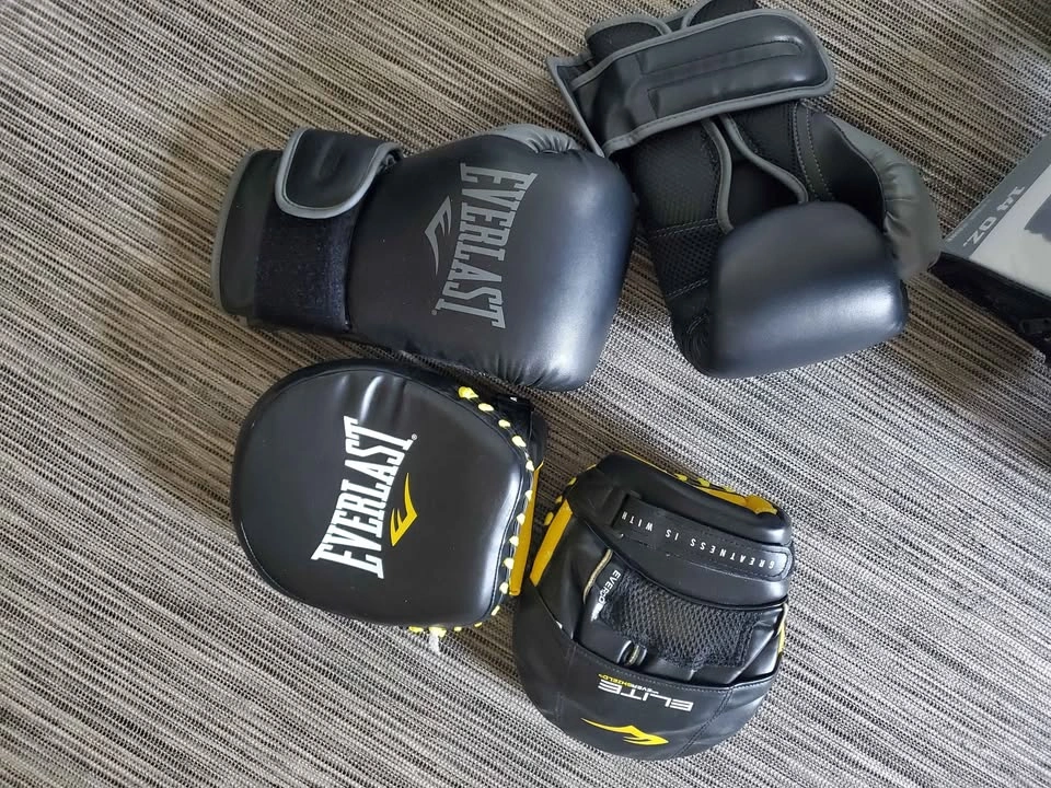 Everlast Powerlock Training Gloves and Elite Mini Mitts - photo 2