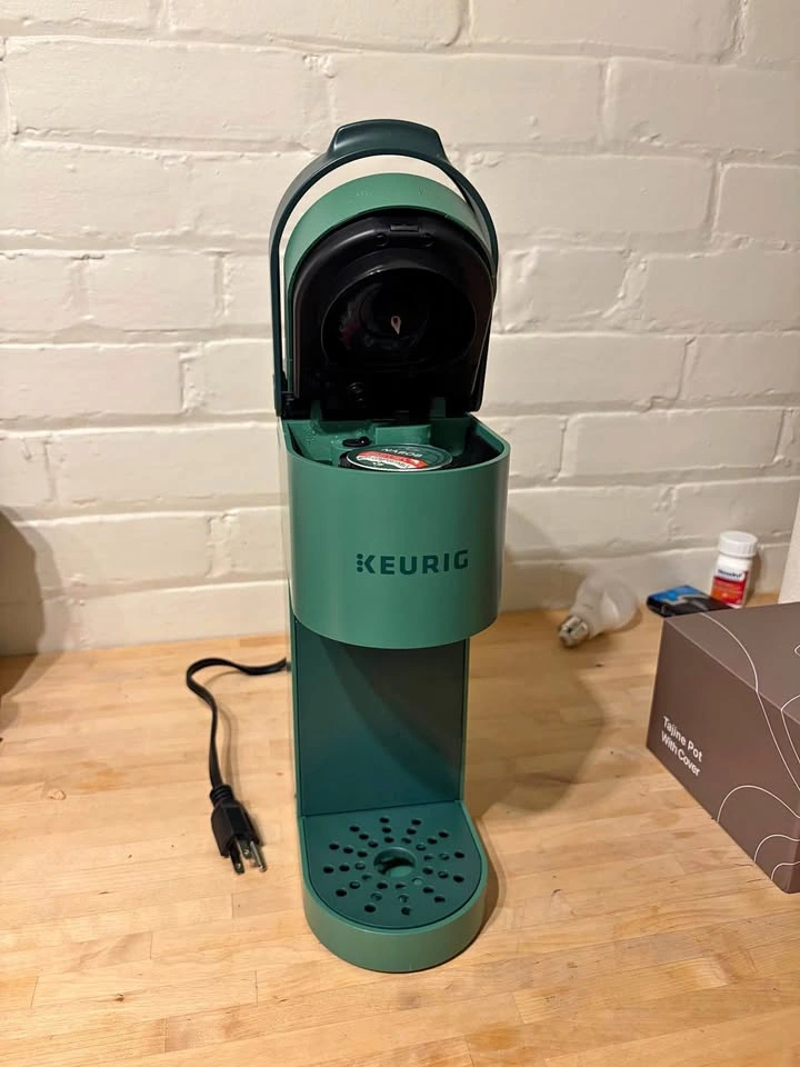 Keurig K-Mini Single Serve Coffee Maker (Green)