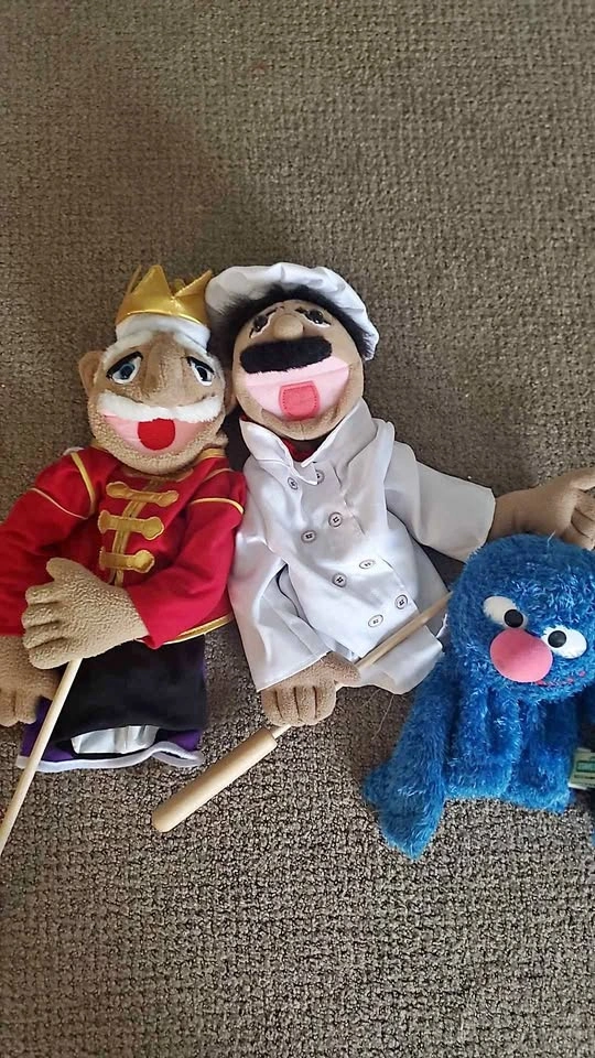Melissa & Doug Hand Puppets and Sesame Street Grover Plush