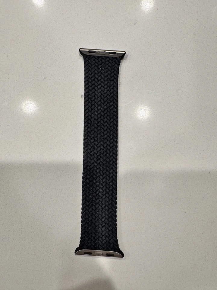 Apple | 44mm Charcoal Braided Solo Loop - Size 4