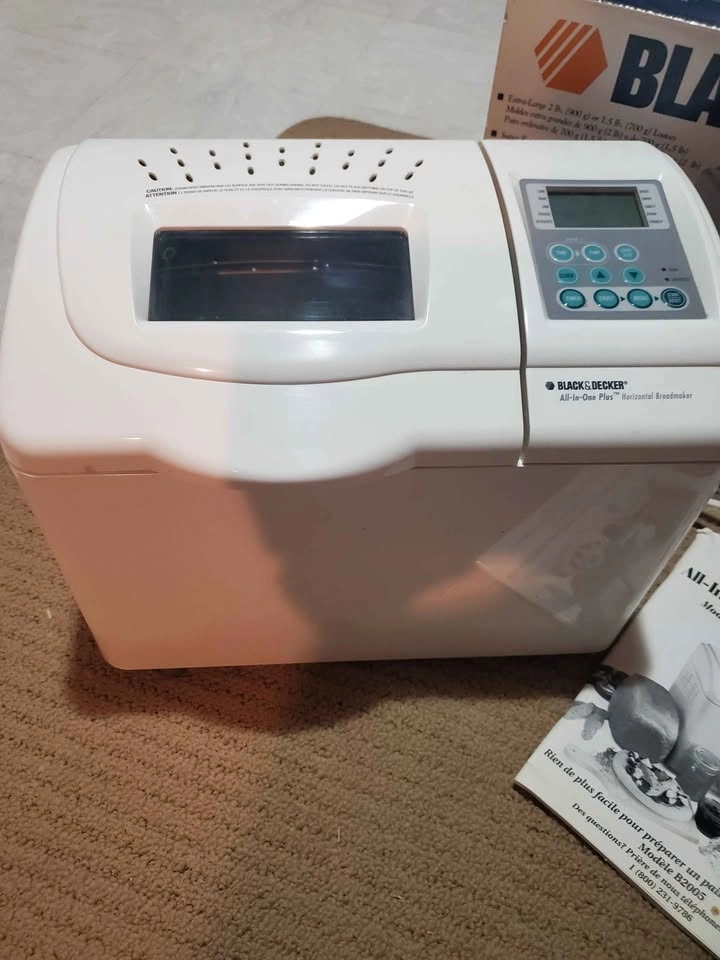 Black & Decker B2005 All-In-One Plus Horizontal Breadmaker - photo 2
