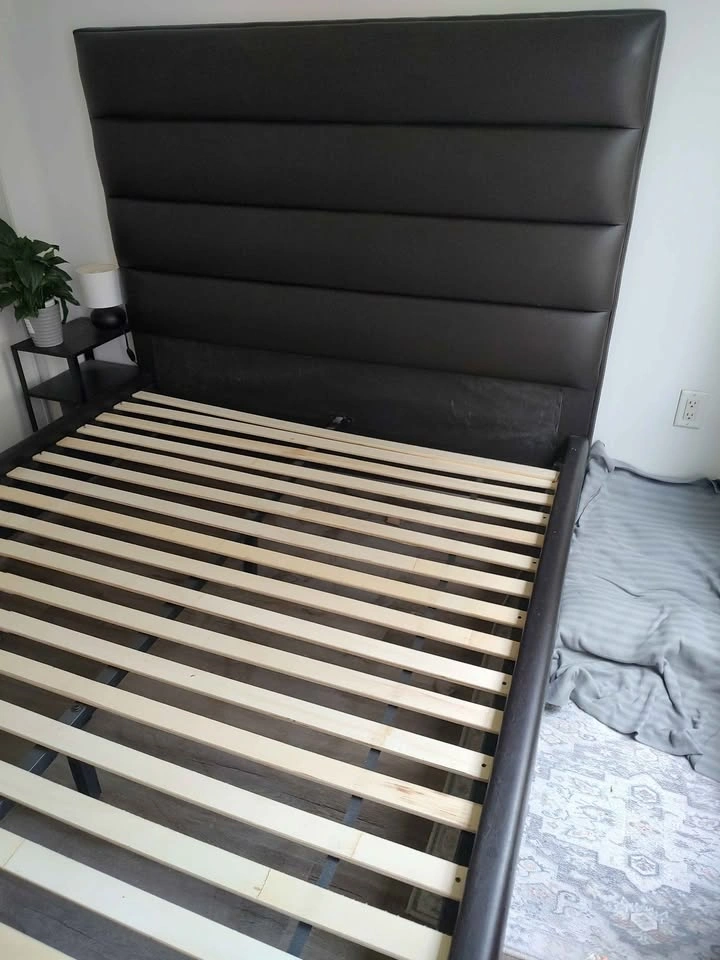 Bed frame - Queen, leather body, centre support - photo 2