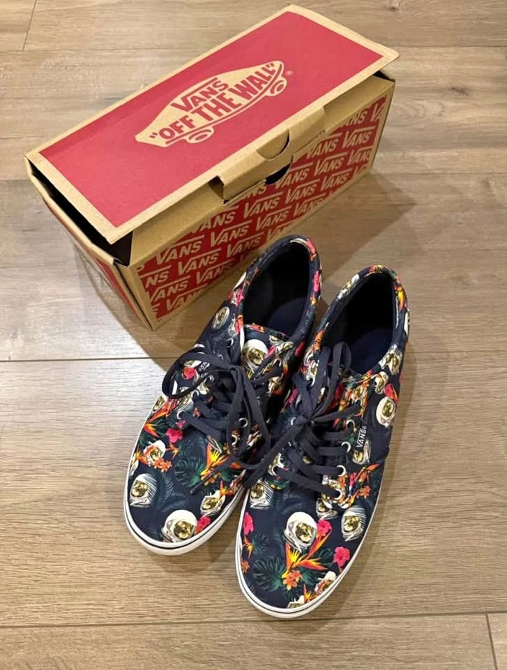 Vans space cat sneakers size 7