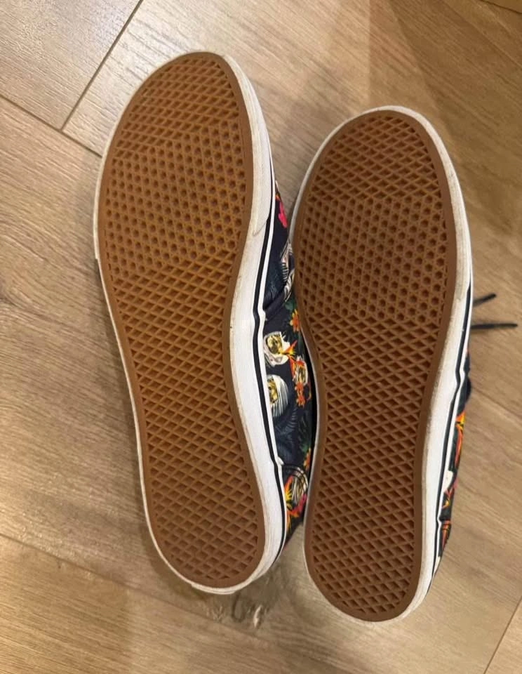 Vans space cat sneakers size 7 - photo 3