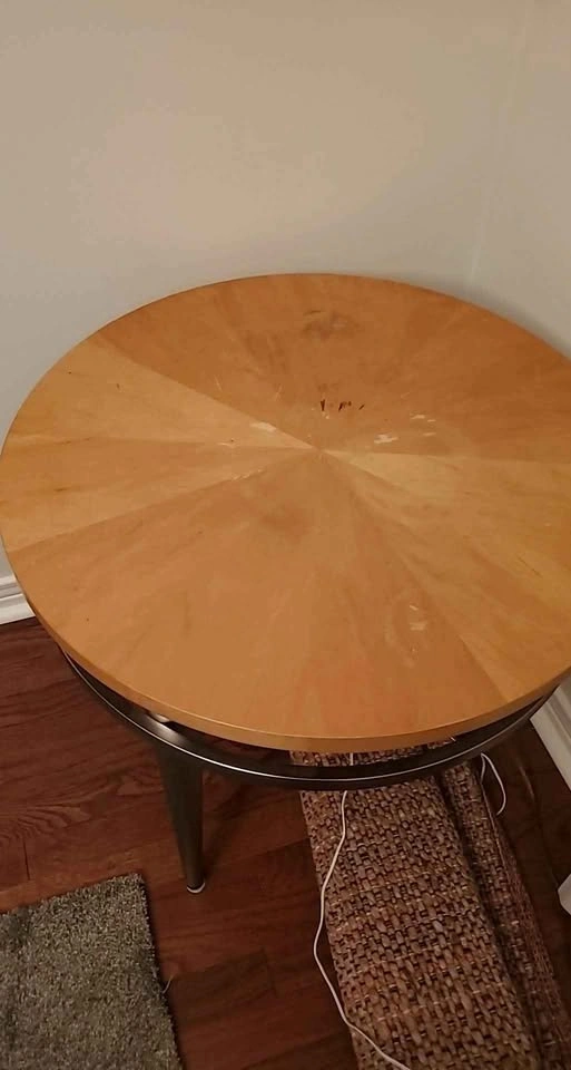 Round Wood table. Needs sanding on top but great base. - photo 4