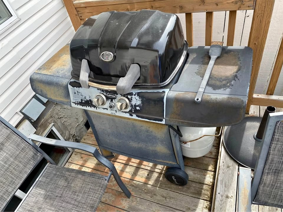 UniFlame 2-Burner Gas BBQ Grill - $100