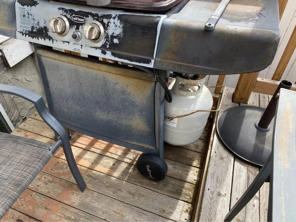 UniFlame 2-Burner Gas BBQ Grill - $100 - photo 2