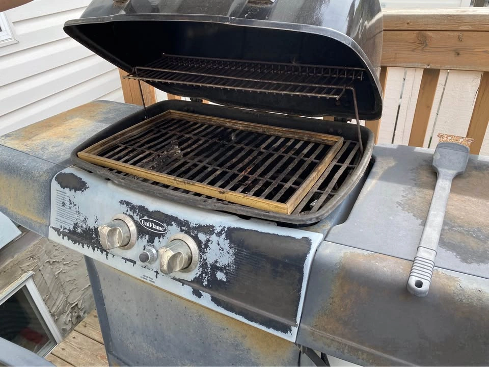 UniFlame 2-Burner Gas BBQ Grill - $100 - photo 3