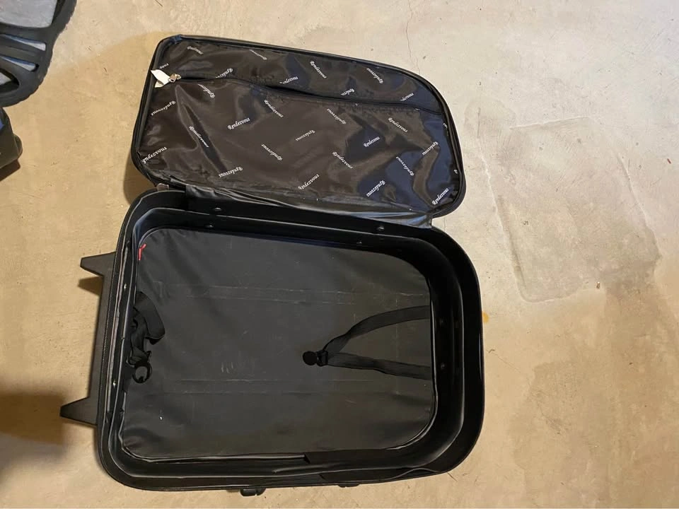 Set of 2 Rolling Carry-On Suitcases – Black & Navy - photo 2