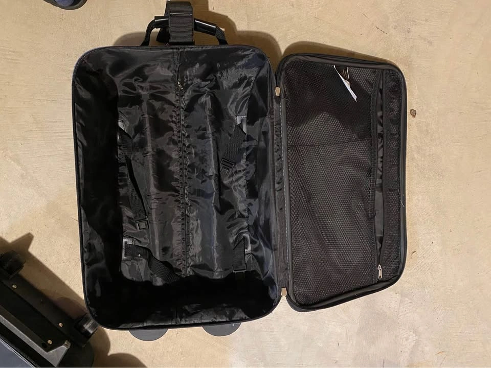 Set of 2 Rolling Carry-On Suitcases – Black & Navy - photo 3