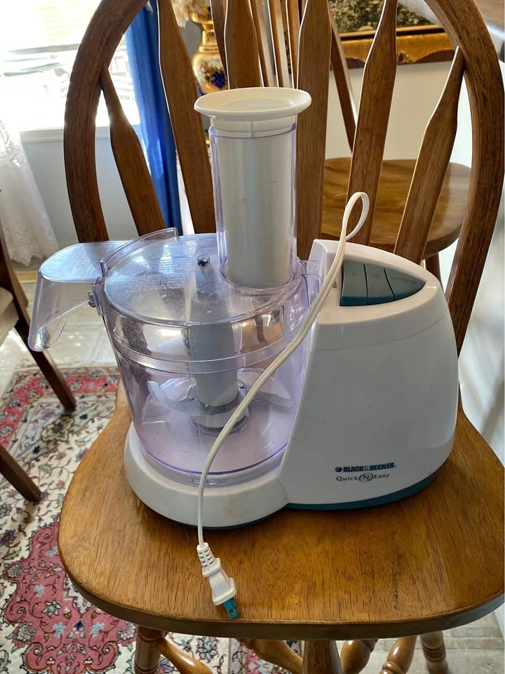 BLACK & DECKER Quick ’N Easy Food Processor - $30