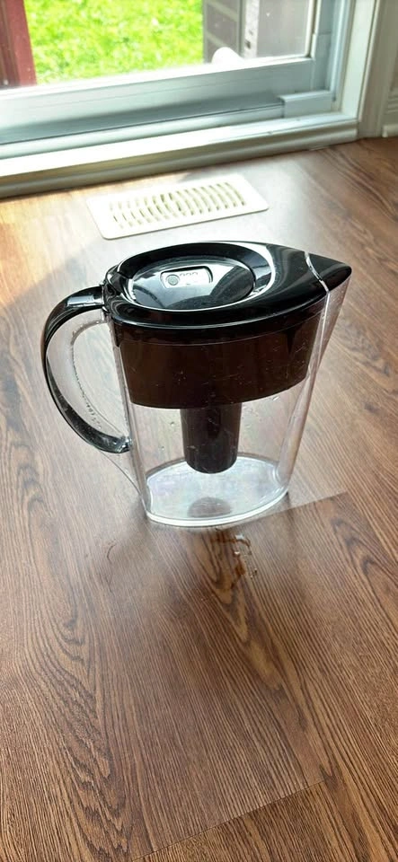 Brita Metro Water Filter Pitcher, Black