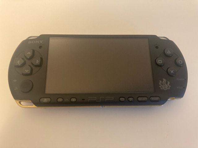 PSP 3000 Monster Hunter edition (Pre-hacked!)