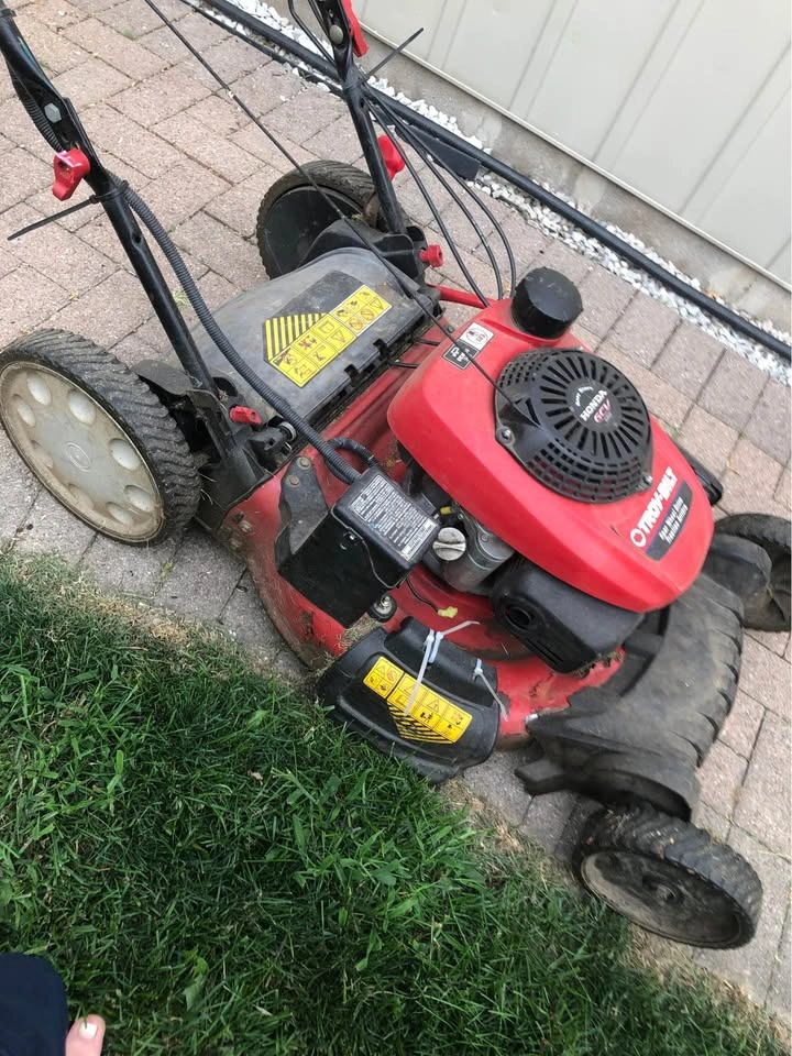 For Parts or Repair: Troy-Bilt Self Propelling Lawnmower - photo 2