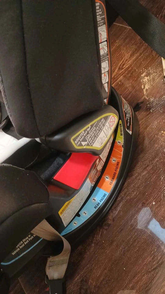 Graco 4Ever DLX 4-in-1 Car Seat - photo 3