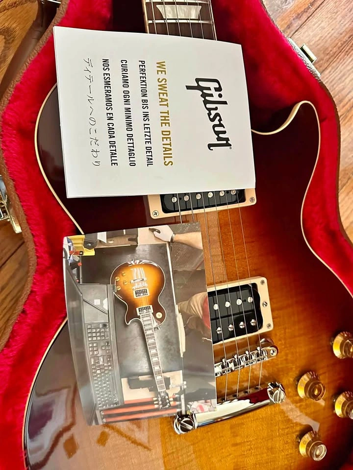 Gibson 2021 Signature