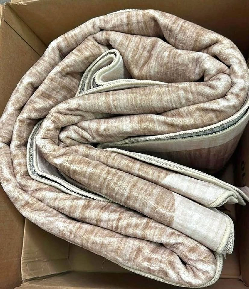 New, Open Box GarveeHome Scalloped Washable Rug, 8x10