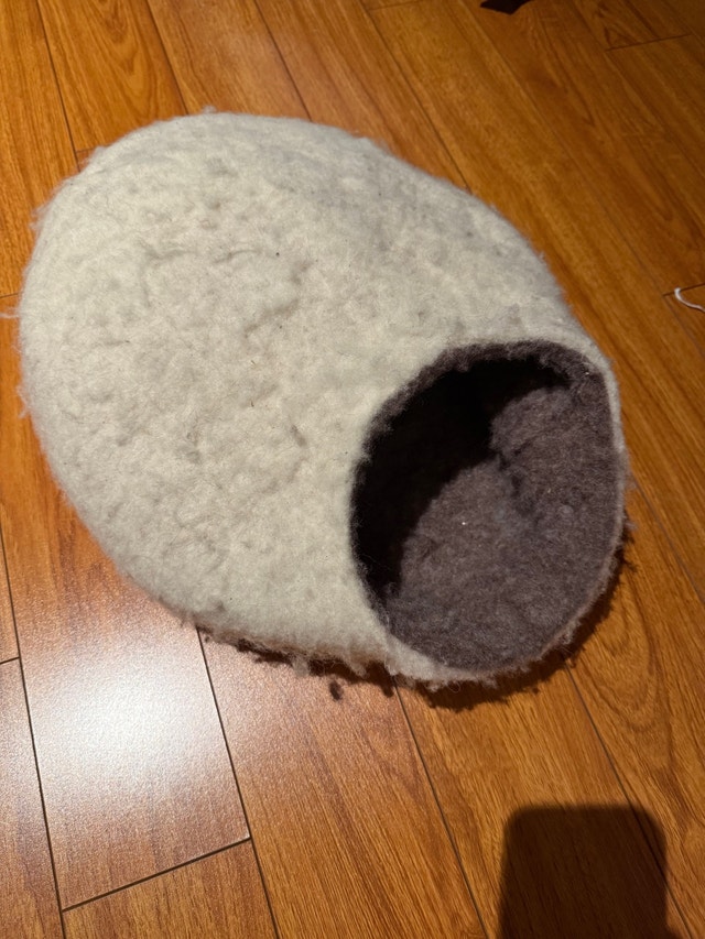Wool Cat Bed Cave size medium