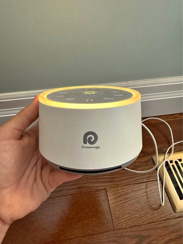 Dreamegg sound machine and night light