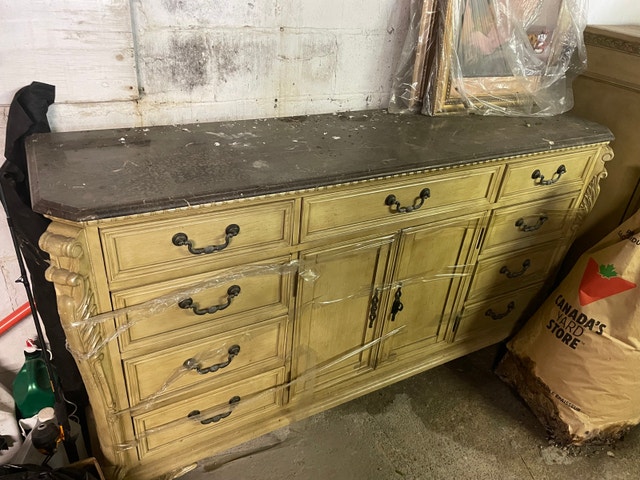Dresser Set