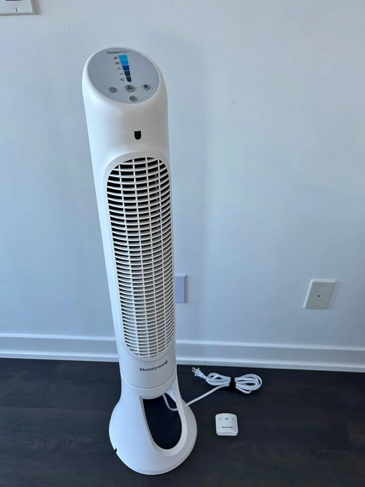 Tower Fan Honeywell QuietSet 40” - White