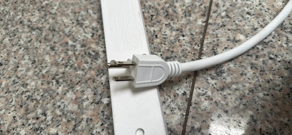 Power Strip with 8 Sockets - photo 3