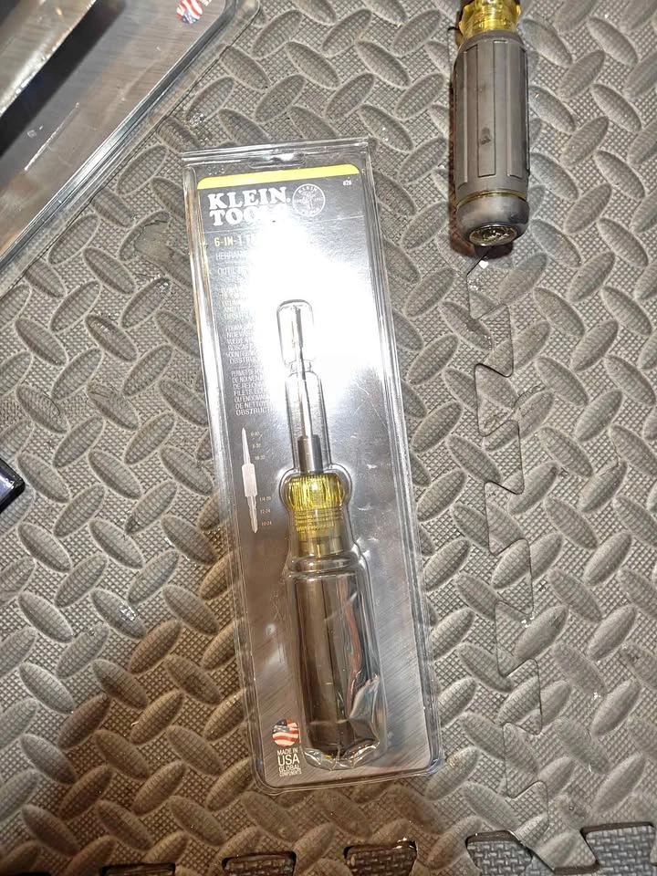 Klein Tools Cushion-Grip 6-in-1 Tapping Tool