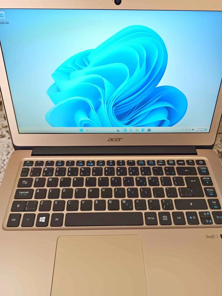 Acer Swift 3 Intel Core i3-7100U 8GB RAM 128GB SSD Win 11
